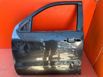 2014 2015 2016 2017 2018 CHEVROLET SILVERADO 1500 LEFT DRIVER FRONT DOOR OEM