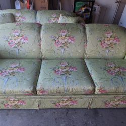 FREE Sofa 