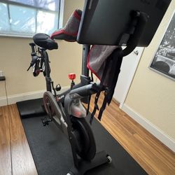 Peloton Bike Bundle – Ride Ready! 