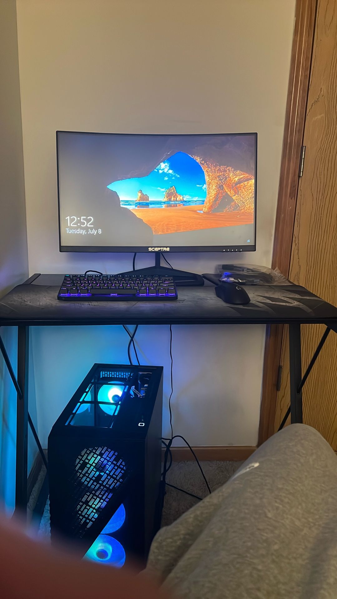 Gaming Pc 4060 Sceptre 240hz Monitor Apex Pro Mini Logitech G Pro X Super light