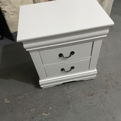 Nightstand 