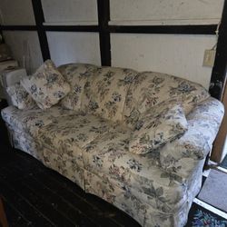 Couch, Victorian Floral