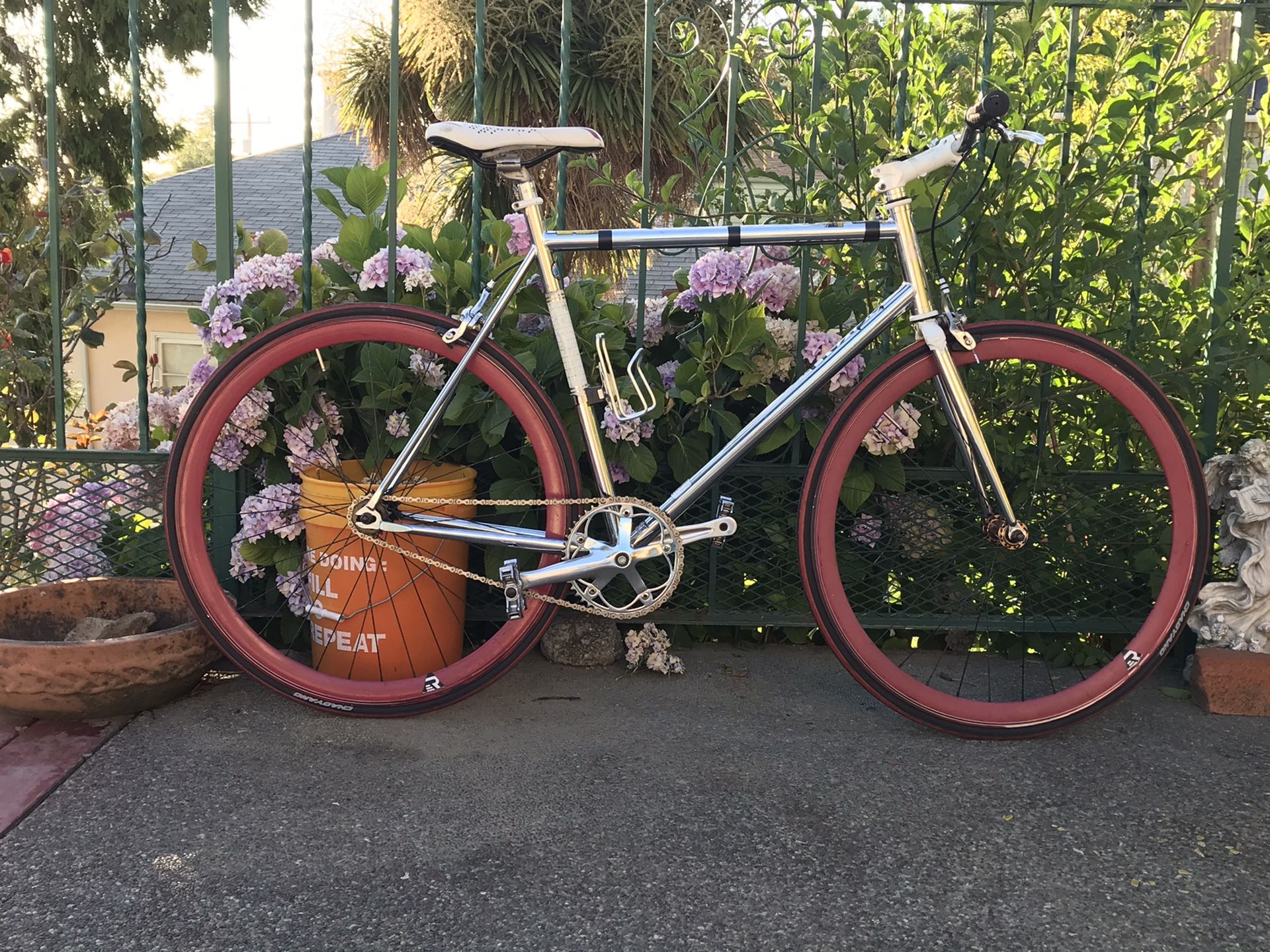 FELT BROUGHAM FIXIE BIKE - STUNNING CHROME MODEL - RARE -