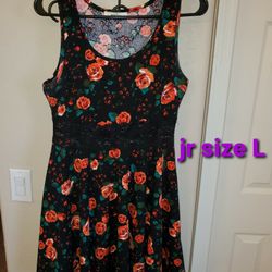 Dress With Lace Mid-drift