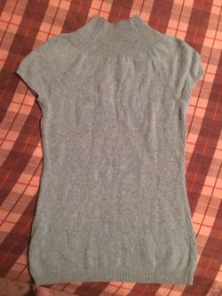 Green sleeveless sweater size xs