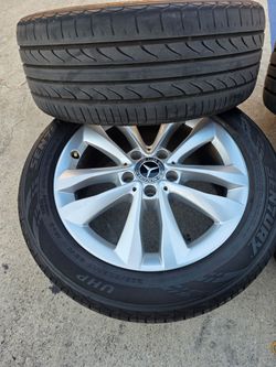 OEM 17" MERCEDES BENZ C300 2021 wheels & tires