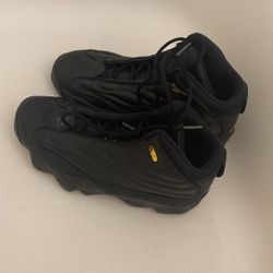Jordan Pro Strong Black Metallic Gold