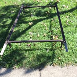 Metal bed frame for twin and full mattress