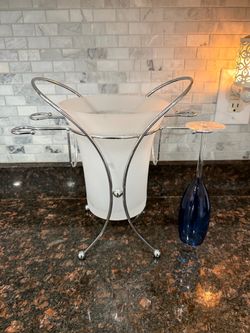 Champagne and glass holder