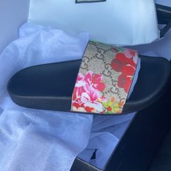 Women’s Gucci Slides