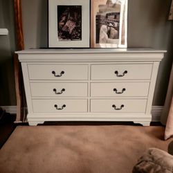 Large Solid Wood Bedroom Dresser White 62x18x34 New