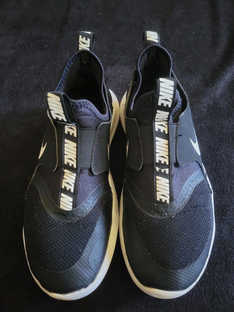 Nike Flex Shoes Size 3Y 
