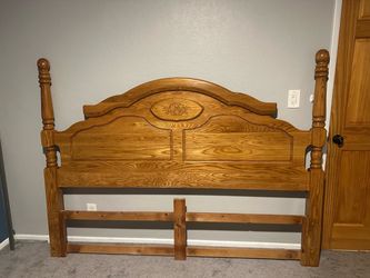 King / Queen Bedroom Set *hidden drawers*