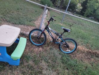 Kids bike n a kids table