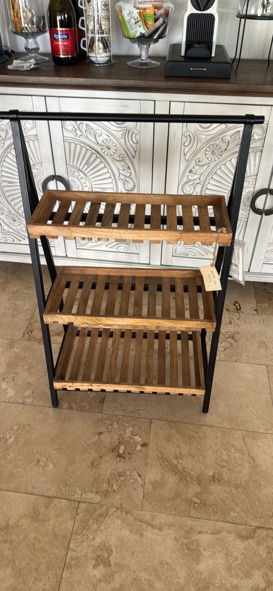 Shelf cabinet