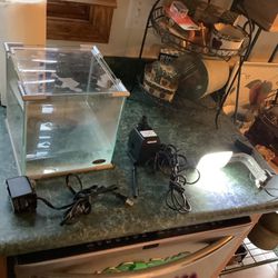 Top Fin 2.6 Gallon LED Light Fish Tank Glass Aquarium Complete Working w/Filters  like new with lots of extras including  Cover with air holes