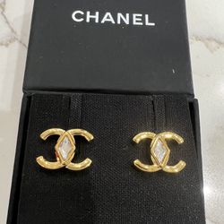23C Chanel crystal CC earrings