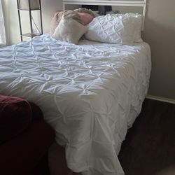 Queen Size Bed With Frame 
