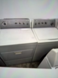Whirlpool Ultimate care 2 washer $325/Whirlpool Dryer gas $180