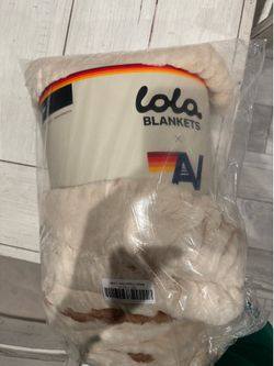 Lola blanket