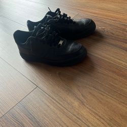 All Black Air Forces 