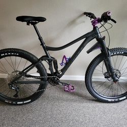 2022 Giant Stance 27.5 "NEW"