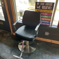 Free Salon Chair