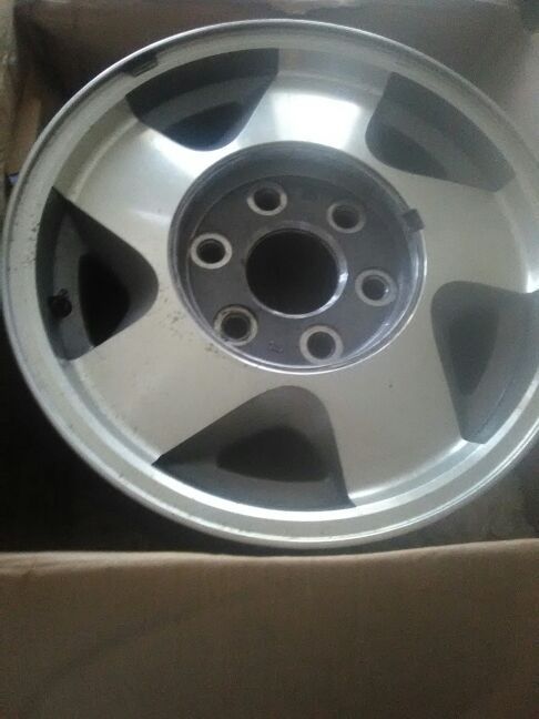 14 inch 6 log general motor rims