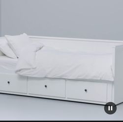 Twin/Full Bed Frame With Drawers