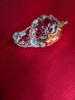 Vintage Crystal Glass Grape Cluster Figurine / Paperweight