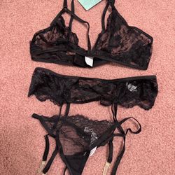 New Small Black Lace Lingerie Bra Panty Set 