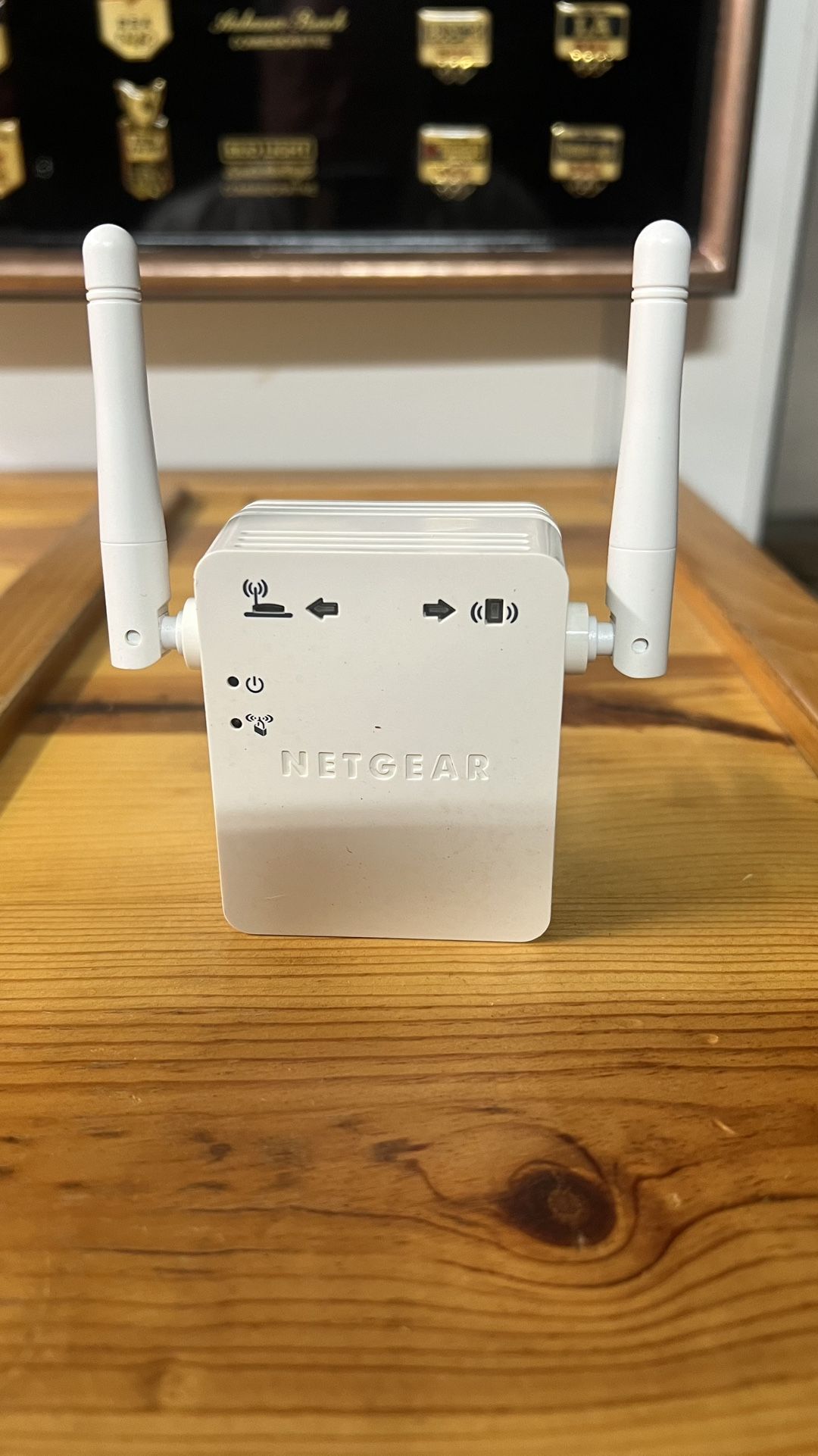 NETGEAR Wi Fi Range Extender, Essentials Edition.