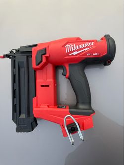 Milwaukee M18 Brad Nailer 18g  (Tool Only)