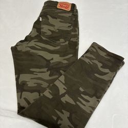 Womens Camo Levi’s
