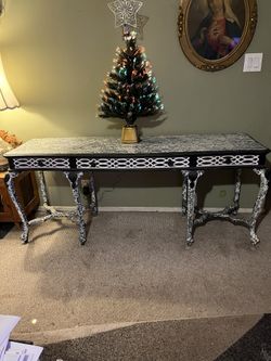 Eight Legged 3drawer Custom Floral Print Table $125