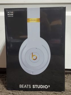 White Beats Studio 3 Headphones