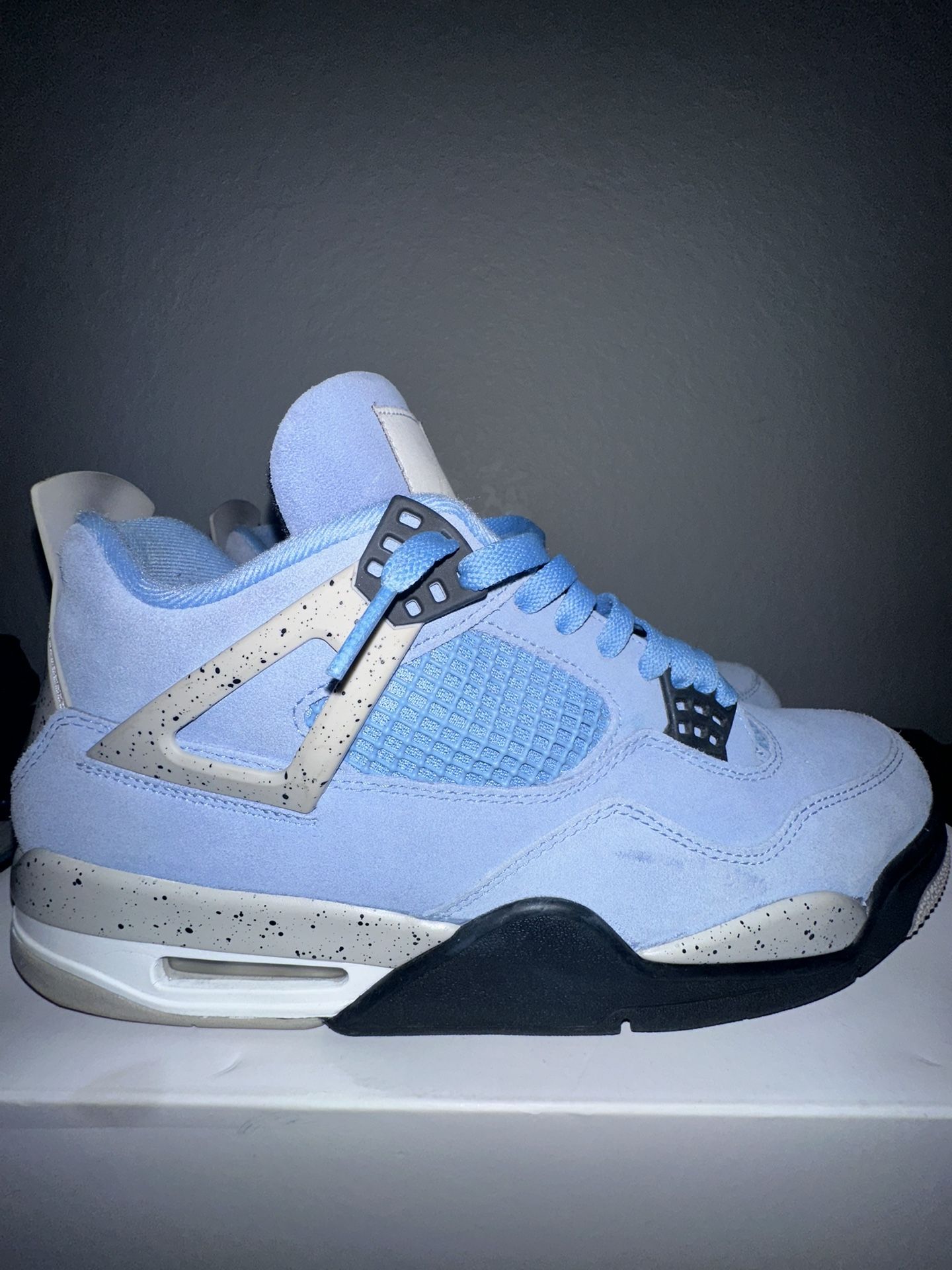 Retro 4 unc 11.5 new 2025-unc-air-jordan-4-pes.png main image 3