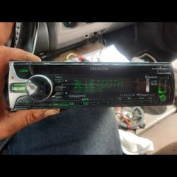 STEREO KENWOOD CD AUX USB BLUETOOTH CAMBIA DE DIFERENTES COLORES GOOD CONDICIÓN ABLO ESPAÑOL 