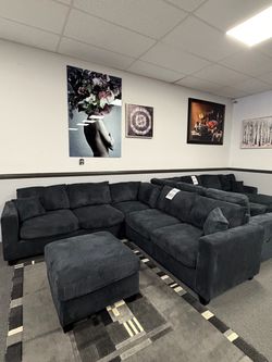 Black Sofa Sectional w/ Free Ottoman
