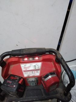 Milwaukee battery charger 3 port