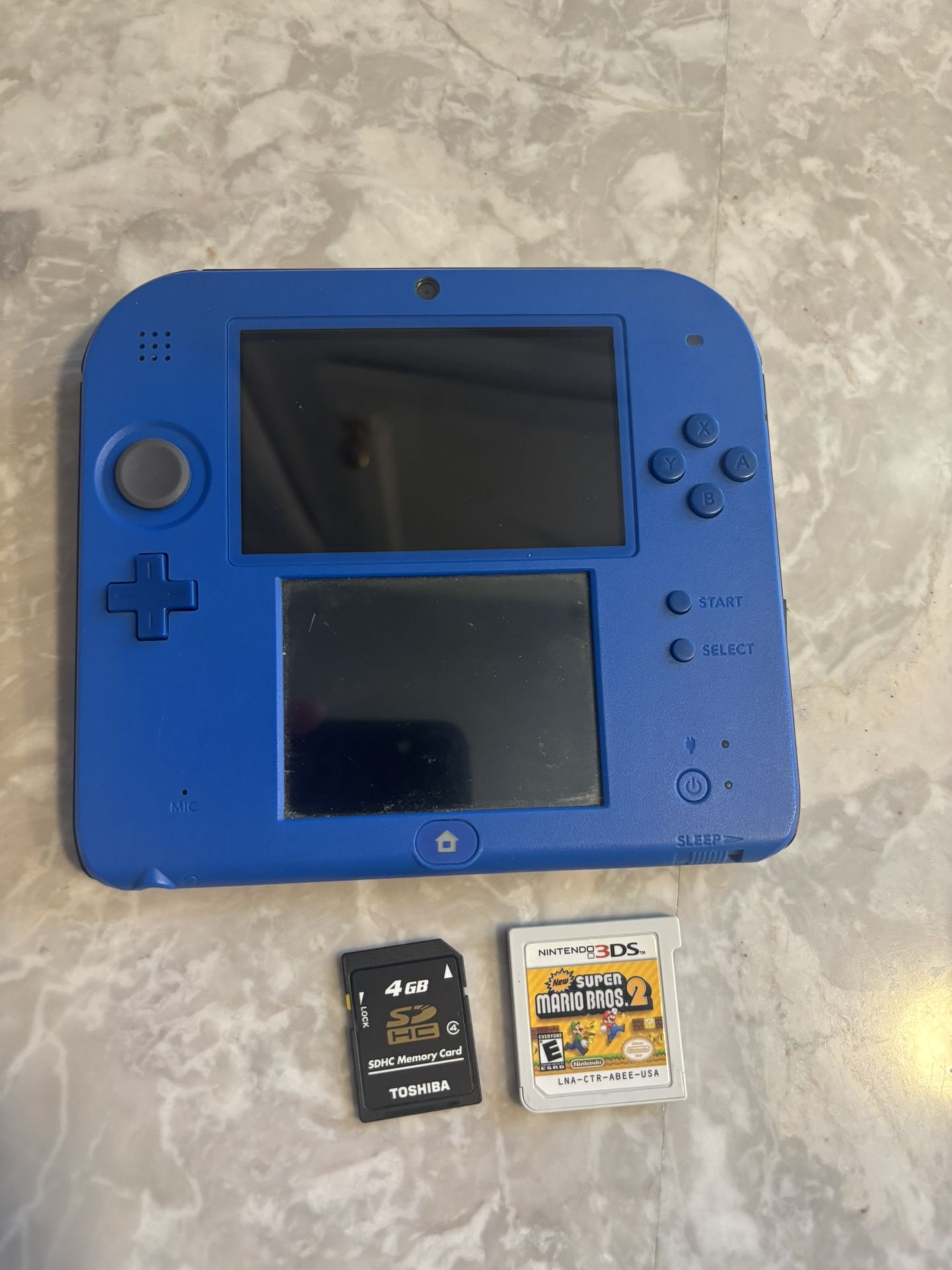 Nintendo 2ds With 4gb Memory Card And Super Mario 2