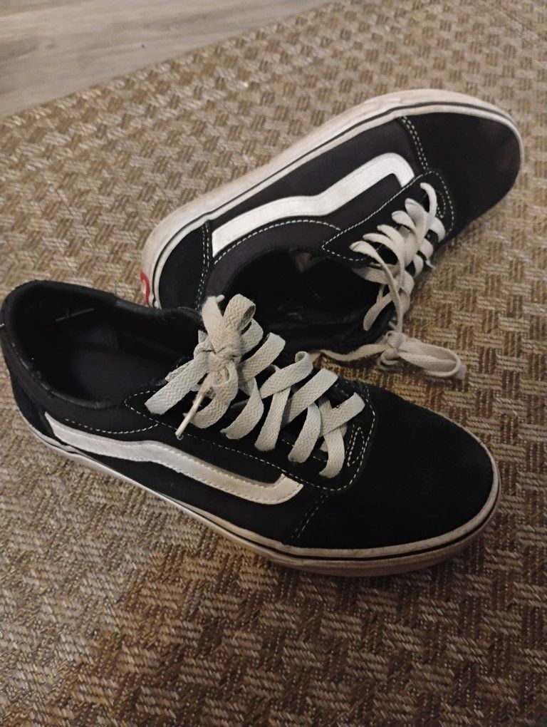 Used ~ Black and white Vans trainers size 6.5