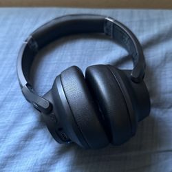 Beats Noise Canceling Headphones Model: A3045 soundcore Life 020+ SE