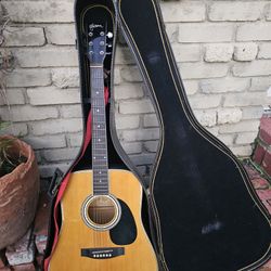 Guitar Good Condition 