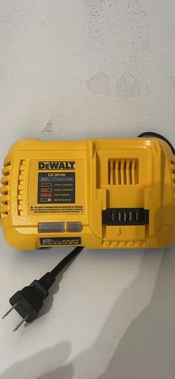 Brand New Nuevo Dewalt Fast 8amp Charger 20/60v