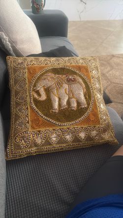 Two Pillow Elegant Decorations 