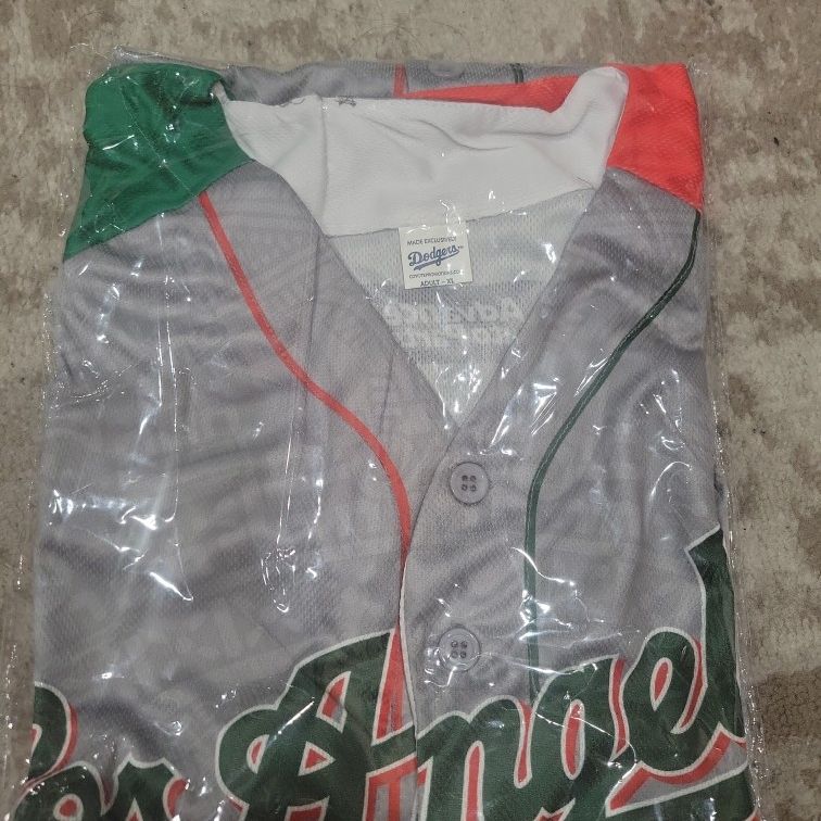 2022 Dodgers Mexican Heritage Jersey XL for Sale in Glendale, CA - OfferUp