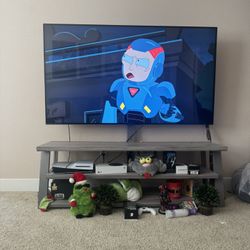 75’’ LG UHD TV & Tv Stand 