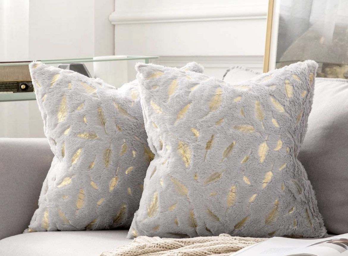 8 decorative Throw pillows / Cushions Covers With Fillers/cushions Included (18*18)