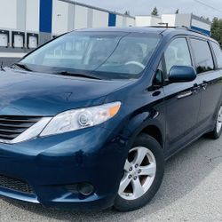 🔥 2011 Toyota Sienna LE 8-Passenger🔥